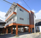 東温市志津川のアパートの画像