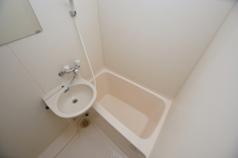 【ドミールN竹原】浴室はトイレと別