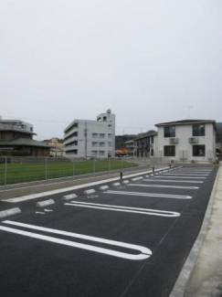 駐車場があるので、車を買う予定の方も安心です