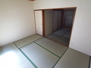 【寝室】