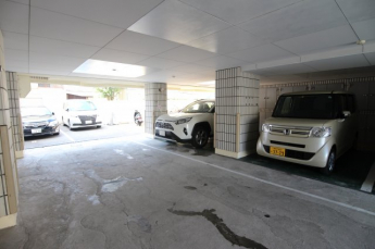 【駐車場】