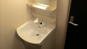 朝の身支度には欠かせない独立洗面化粧台