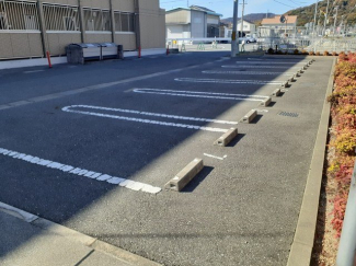 車をお持ちの方に嬉しい駐車場付きの物件です