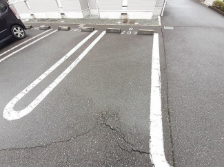 車をお持ちの方に嬉しい駐車場付きの物件です