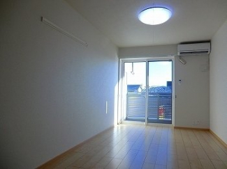 明るい色調の室内です