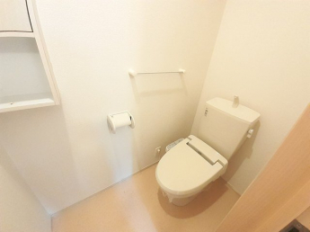 コンパクトで使いやすいトイレです