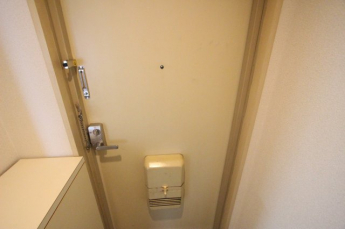 収納もある玄関です