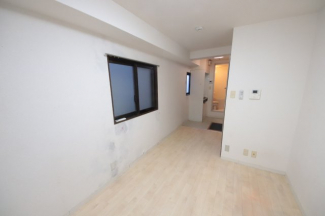 ゆったり過ごせる居間です