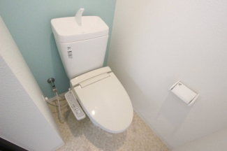 コンパクトで使いやすいトイレです