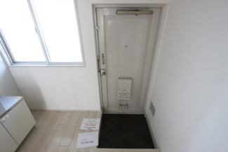 毎日通る玄関はこちらです