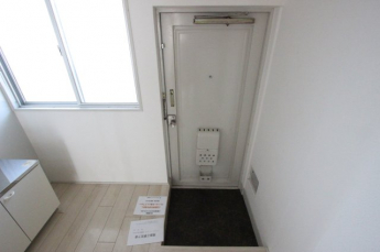 毎日通る玄関はこちらです