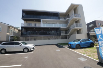 落ち着いた雰囲気の外観です