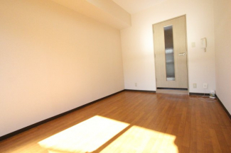 ゆったり過ごせる居間です