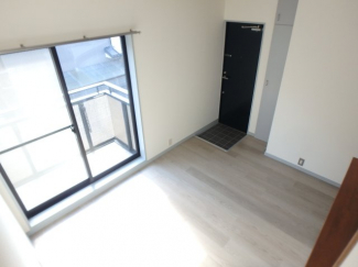 たっぷりの陽光に包まれる明るい住まい
