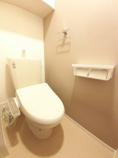 ゆったりとした空間のトイレです