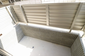 バルコニーからの眺めを楽しみながら食事をしませんか