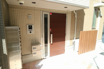 ゆとりのあるエントランスです