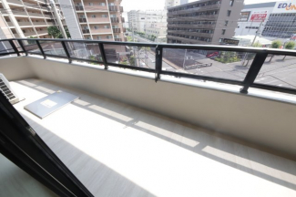 お洗濯にも便利なバルコニー付き