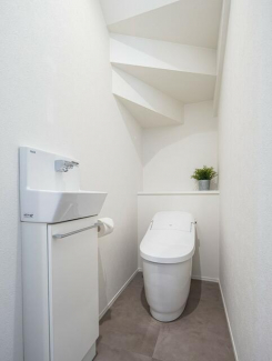 清潔感あふれる快適トイレで、毎日を心地よく。　※写真はイメー