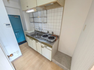 コンパクトで使いやすいキッチンです