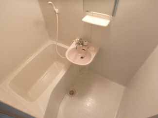 ゆったり過ごせるお風呂です