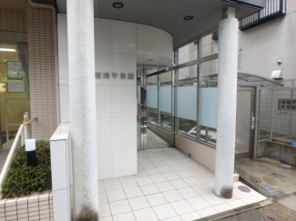 落ち着いたエントランスです