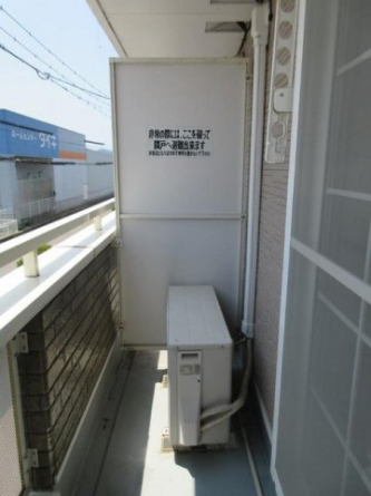 開放的で明るい空間を演出してくれるバルコニーです