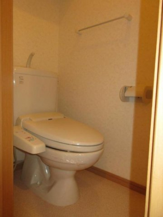 ゆったりとした空間のトイレです