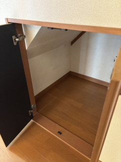 階段下収納
