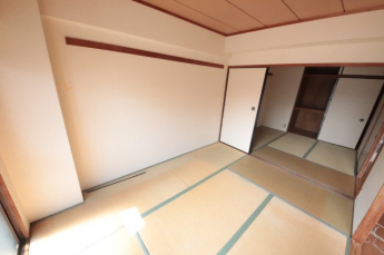 フローリングだけでなく、和室もあります