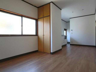 壁・天井クロス、クッションフロア張替済