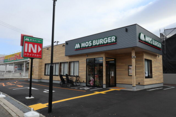 モスバーガー三田本町店まで95m