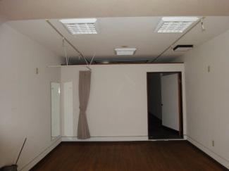 本町６８番地　本町商店街内　１階の画像