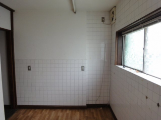 本町６８番地　本町商店街内　１階の画像