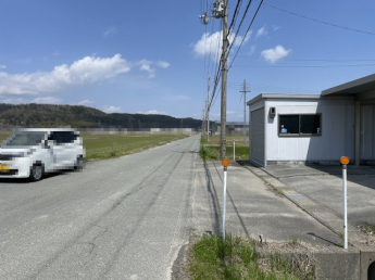【前面道路含む現地写真】