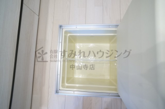 １階は床下収納が設けられております。