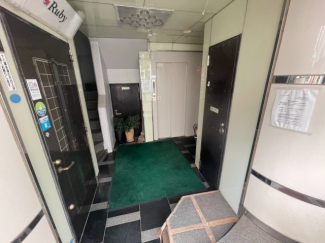落ち着いたエントランスです
