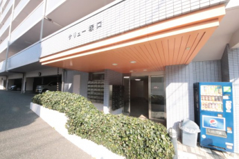 ゆとりのあるエントランスです