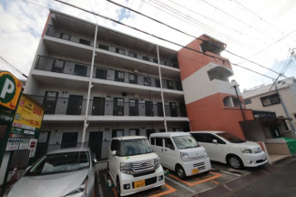 落ち着いた雰囲気の外観です