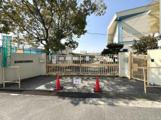 寝屋川市立池田小学校まで470m
