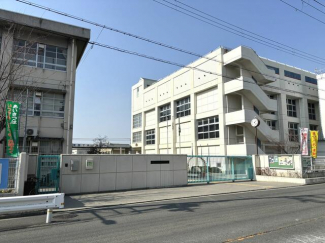 寝屋川市立第二中学校まで690m