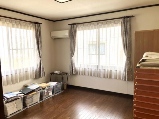 ２階　洋間①