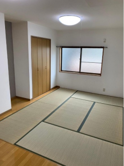 フローリングだけでなく、和室もあります