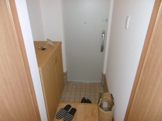 収納もある玄関です