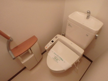 清潔感のあるトイレです