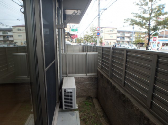 お洗濯にも便利なバルコニー付き