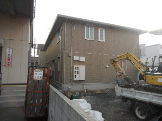 建築中