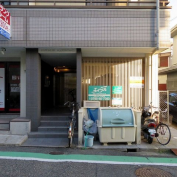 【エントランス】