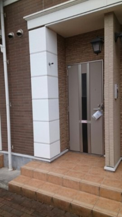 落ち着いたエントランスです