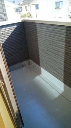 外からの目が気にならないバルコニーで洗濯物が干せます